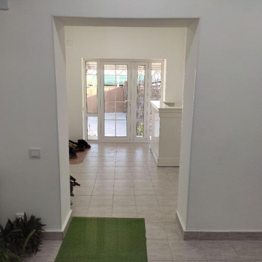 Abs Guest House Osh Exterior foto