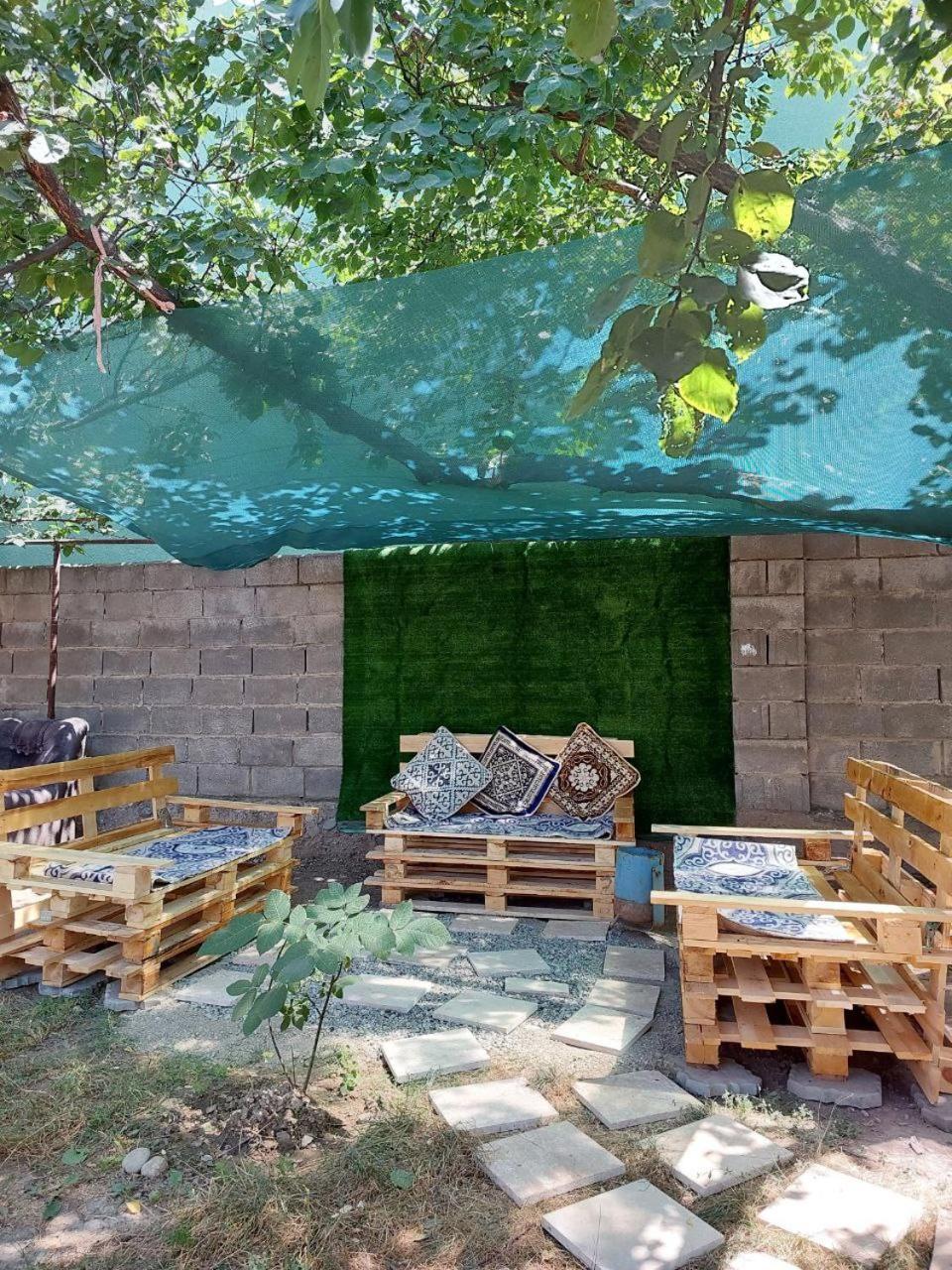 Abs Guest House Osh Exterior foto